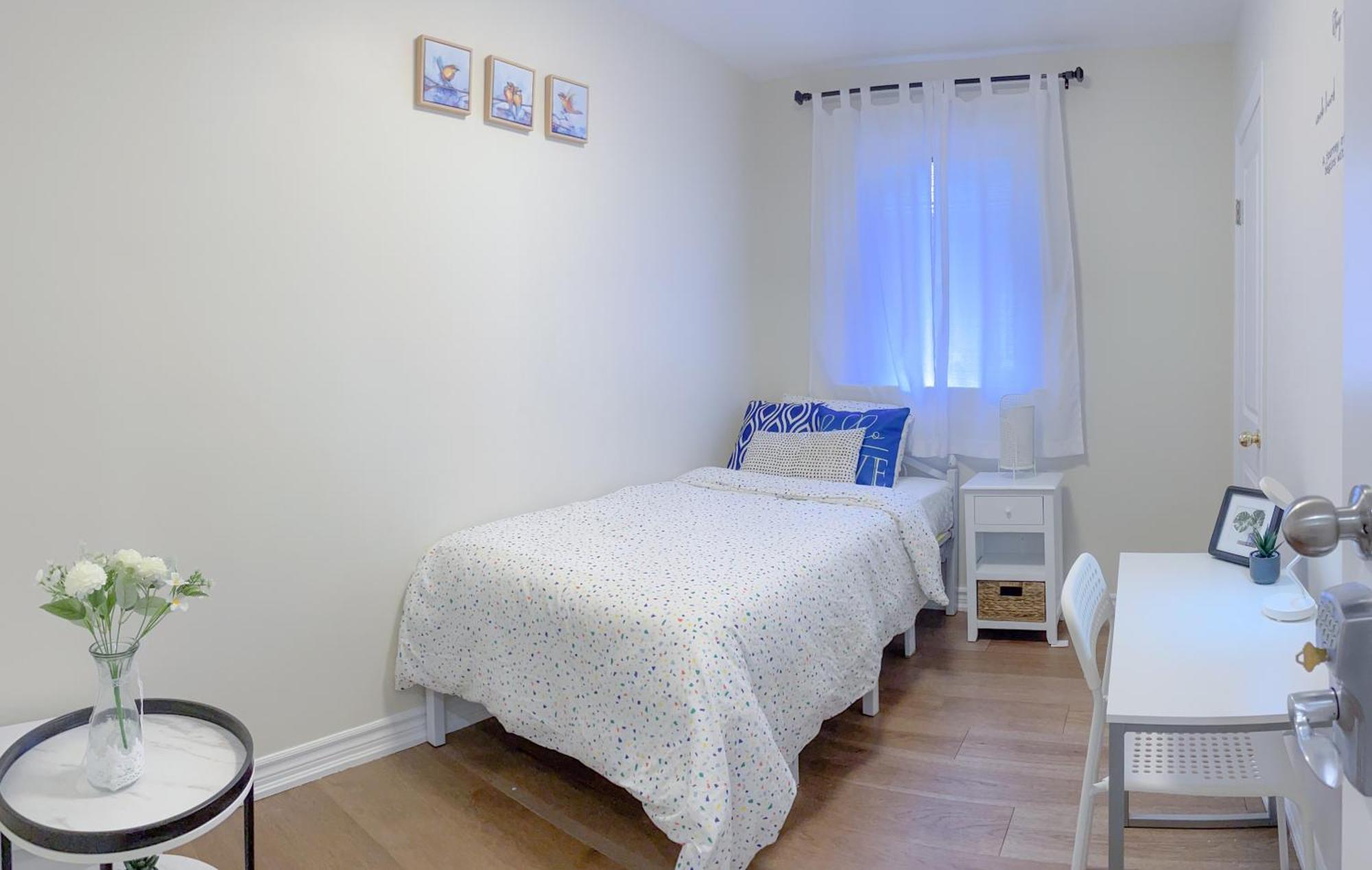 トロントNewly-Renovated 3Br House, 12 Minutes To Airportアパートメント エクステリア 写真