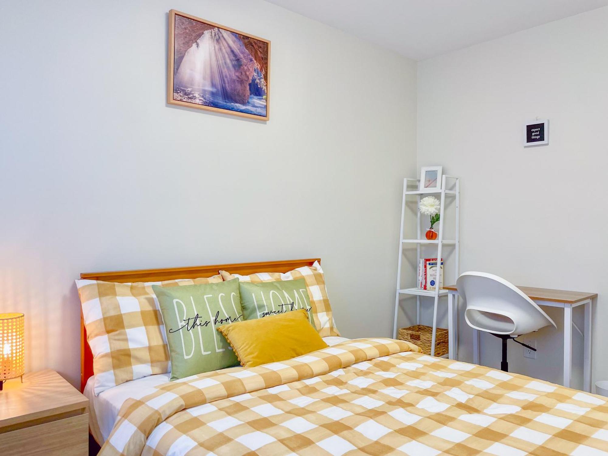 トロントNewly-Renovated 3Br House, 12 Minutes To Airportアパートメント エクステリア 写真