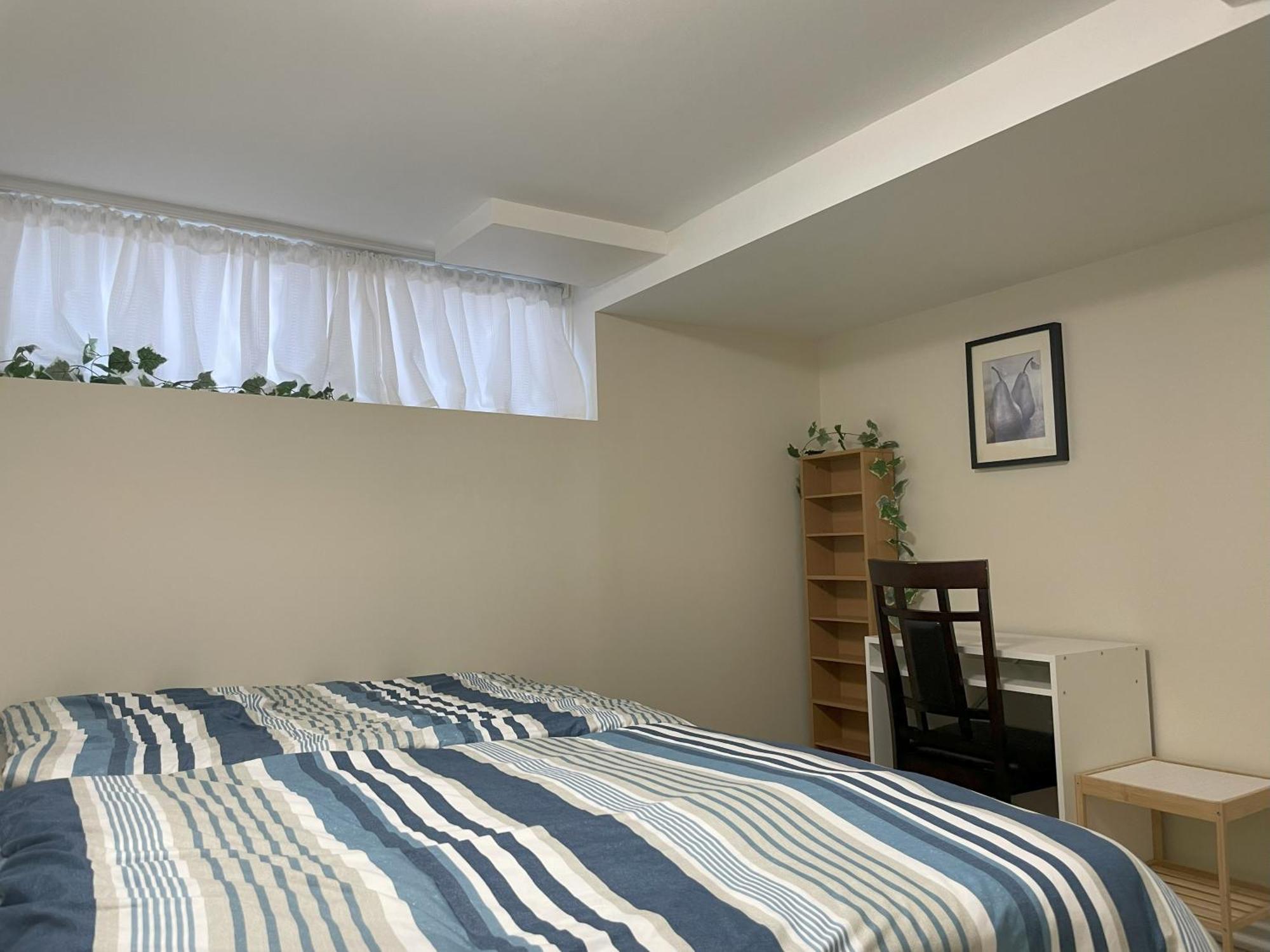 トロントNewly-Renovated 3Br House, 12 Minutes To Airportアパートメント エクステリア 写真