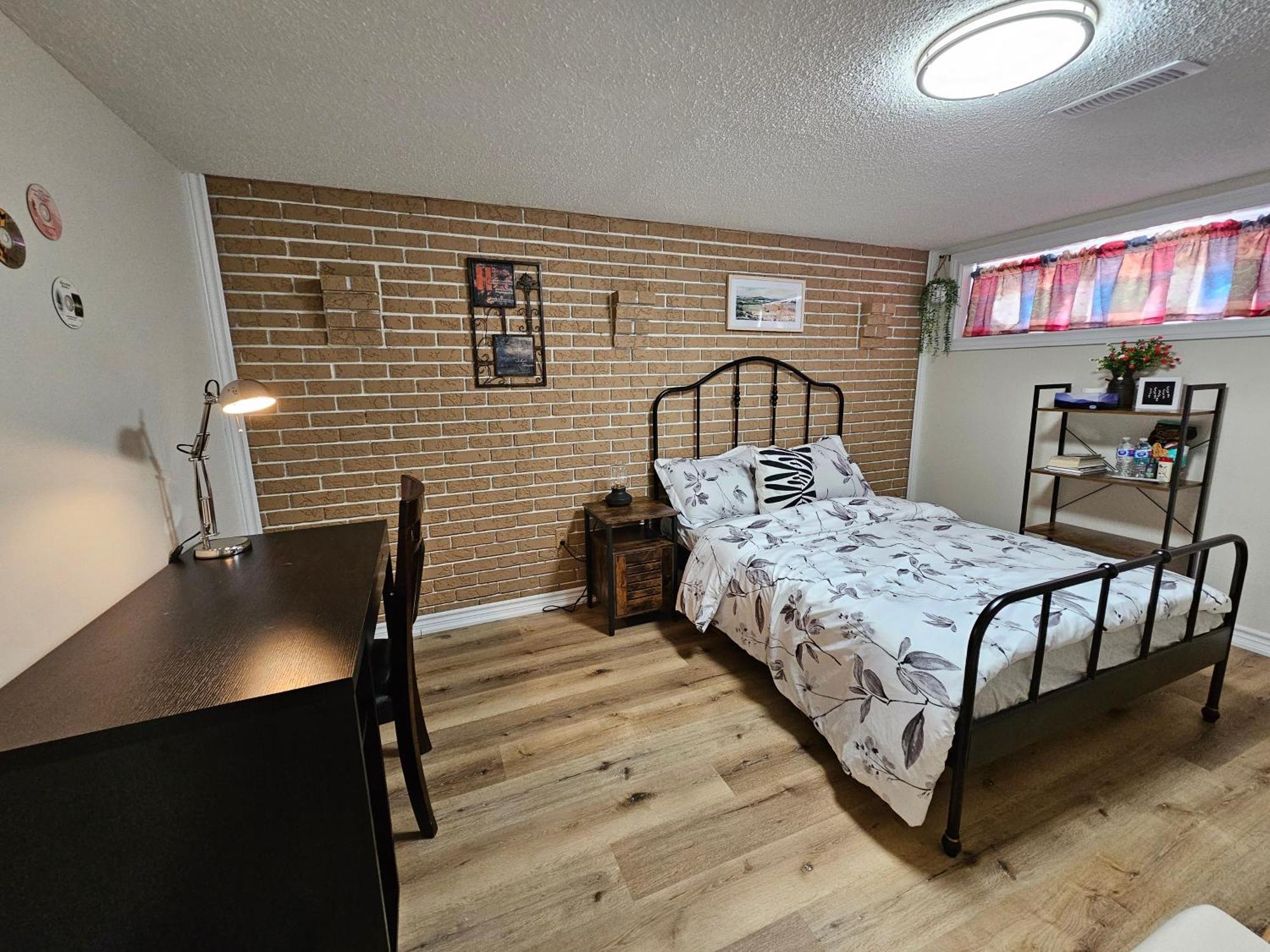トロントNewly-Renovated 3Br House, 12 Minutes To Airportアパートメント エクステリア 写真